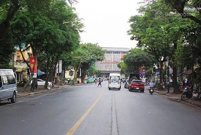 Phố vip dân xây  nhà đẹp  mặt ngõ kinh doanh  an cư  hiệu suất cho thuê cao hoàn kiếm. dt 40m2