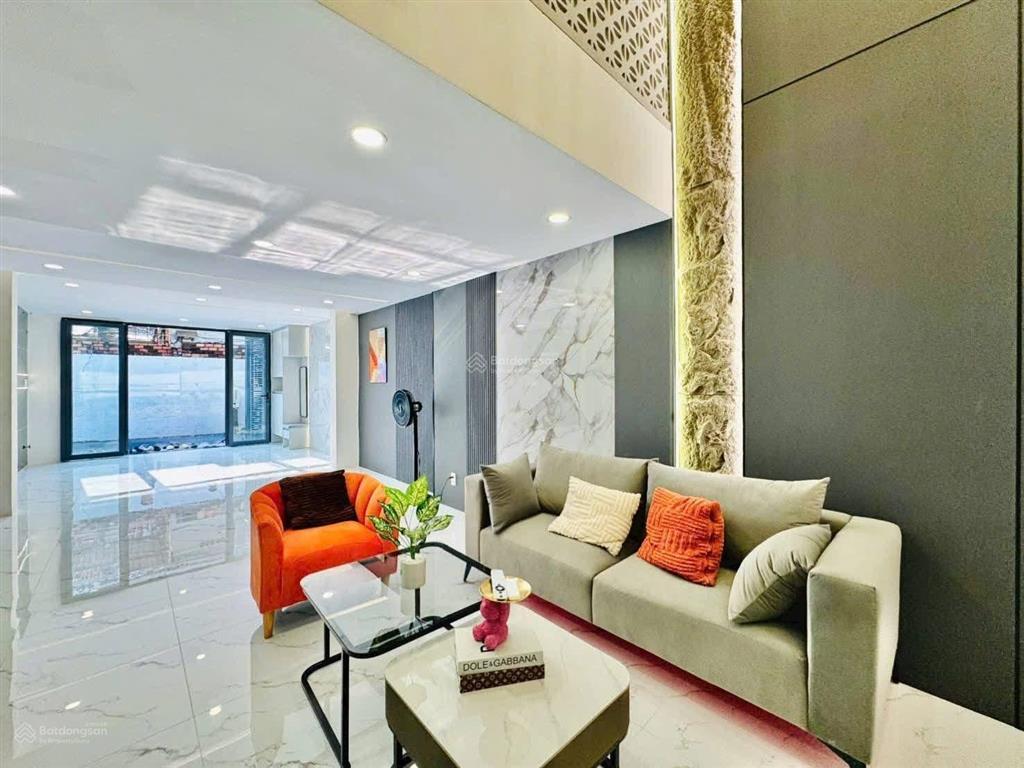 Chính chủ cần bán gấp nhà ngay đường hàn hải nguyên, quận 11. giá 3 tỷ 880. sổ hồng riêng.