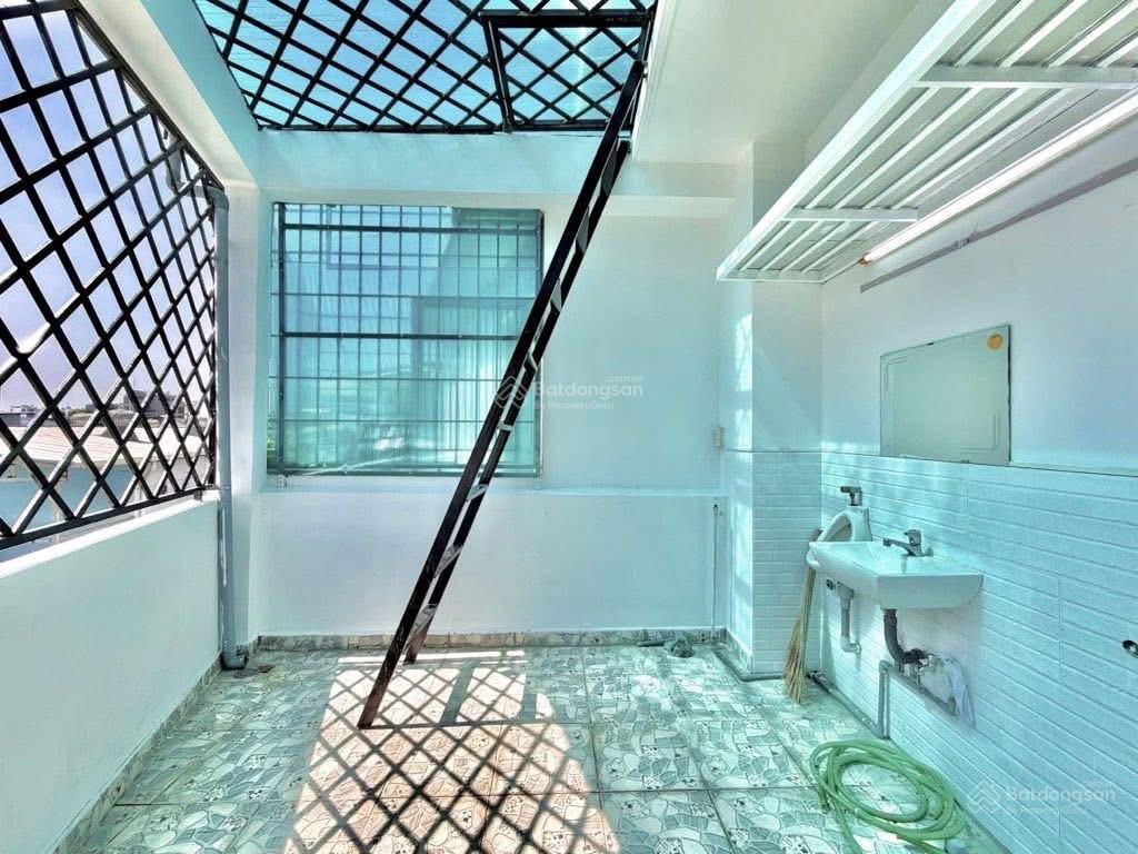 Bán nhà hẻm ô tô sở hữu ngay căn nhà dương bá trạc, p1, quận 8. giá 3tỷ990/75m2. sổ hồng riêng
