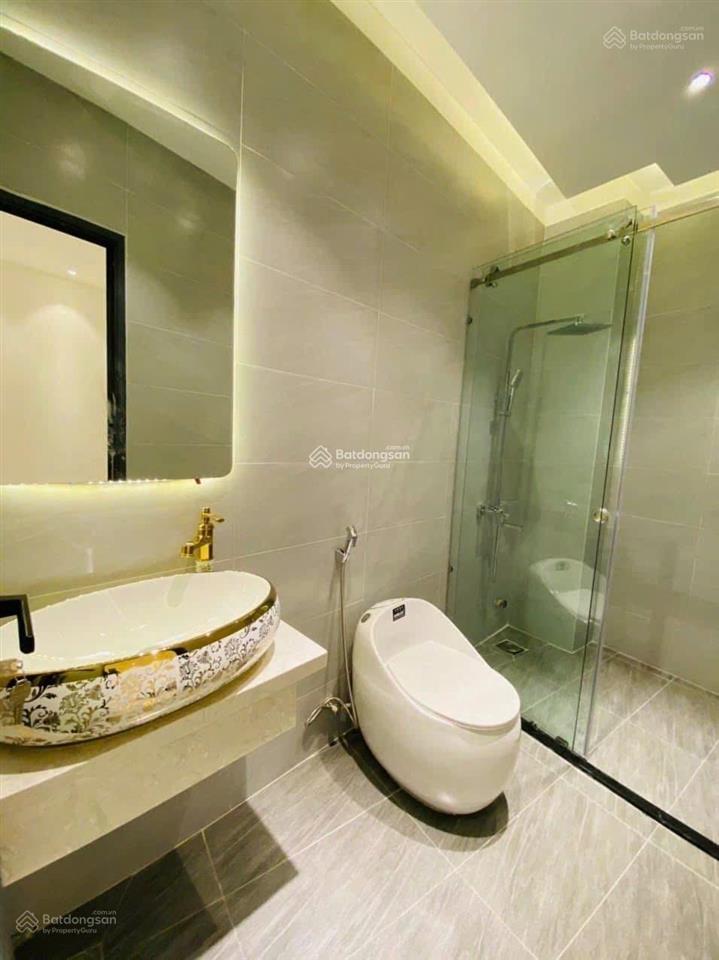 Chủ kẹt tiền cần bán nhà đường tạ quang bửu, quận 8. giá 2 tỷ 950 triệu/60,75m². sổ sẵn