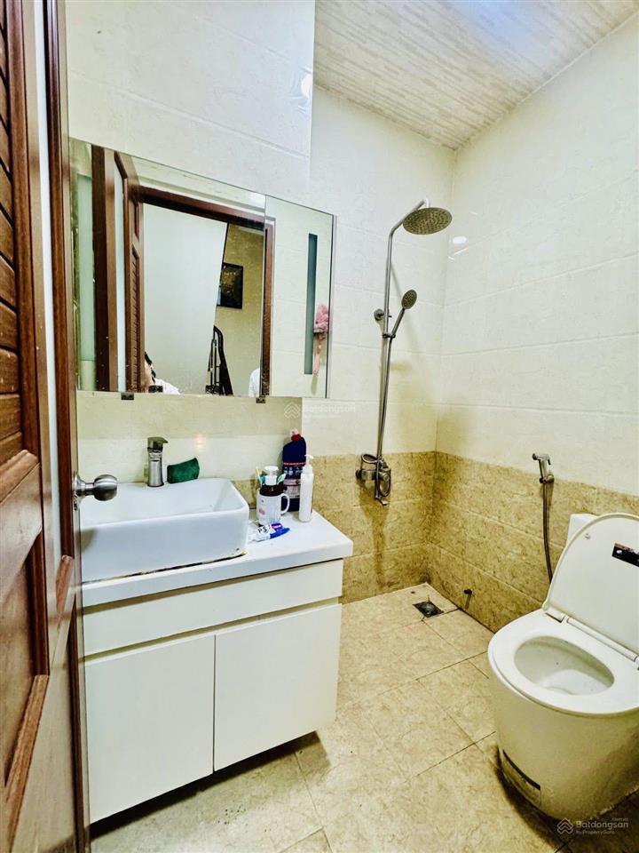 Chú 9 cần vốn làm ăn để lại giá ngộp cần bán nhà đường an bình, p6, quận 5. giá 6tỷ450/72m2. sổ sẵn
