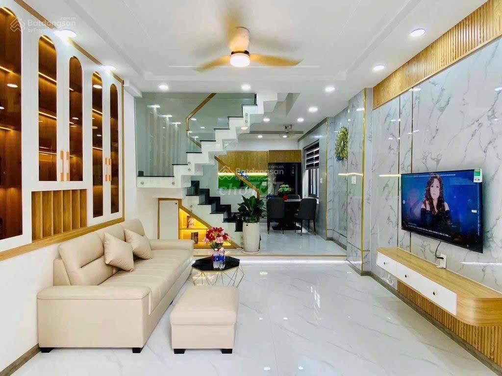 Cô 6 để lại giá ngộp cần bán nhà đừơng lâm văn bền,p.tân quy,quận 7.giá 3tỷ890.sổ hồng riêng.