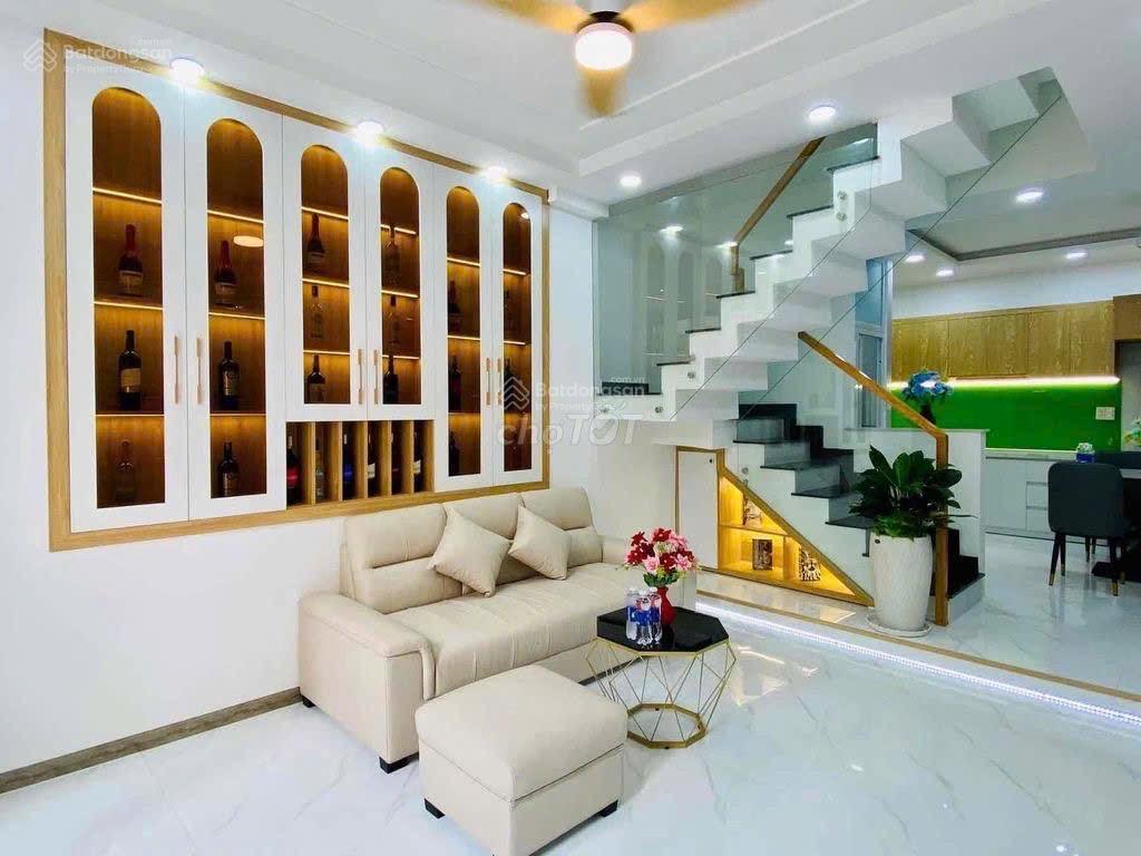 Cô 6 để lại giá ngộp cần bán nhà đừơng lâm văn bền,p.tân quy,quận 7.giá 3tỷ890.sổ hồng riêng.