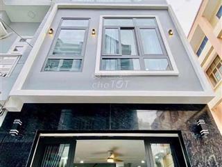 Cô 6 để lại giá ngộp cần bán nhà đừơng lâm văn bền,p.tân quy,quận 7.giá 3tỷ890.sổ hồng riêng.