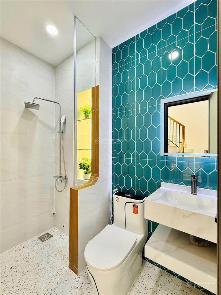 Sở hữu ngay nhà trên nguyễn văn thủ,p.sài gòn,quận 1.giá 6tỷ750/72,85.sổ sẵn