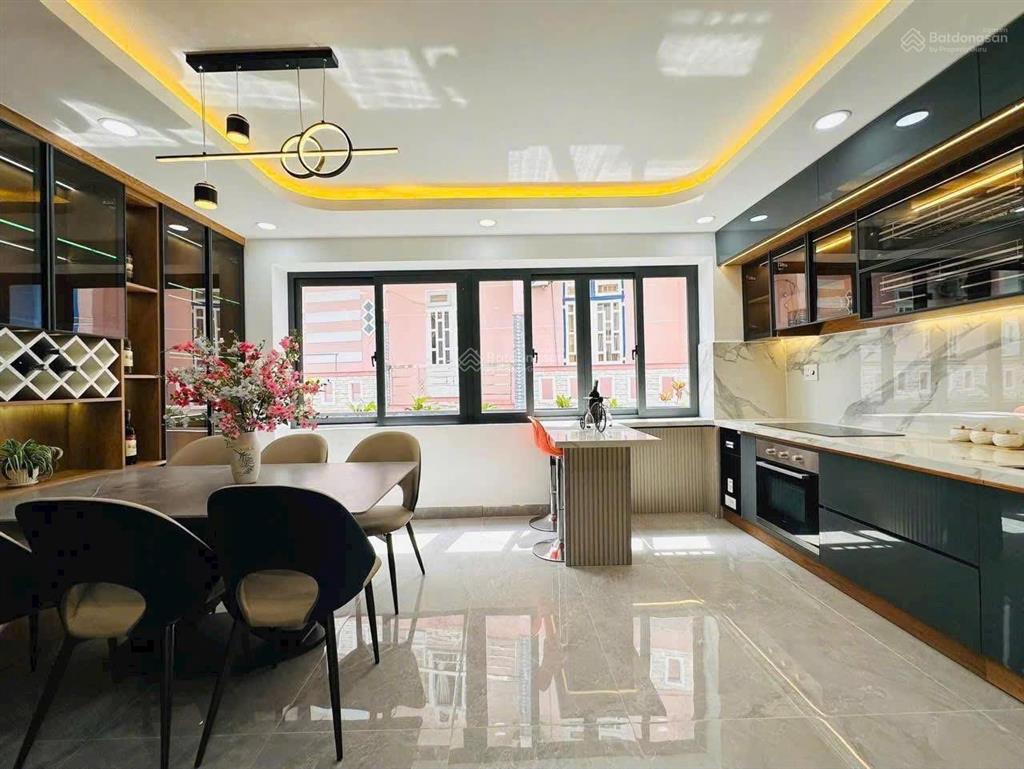 Sở hữu ngay nhà trên nguyễn văn thủ,p.sài gòn,quận 1.giá 6tỷ750/72,85.sổ sẵn