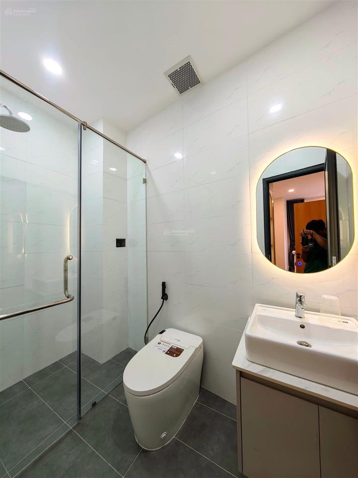 Bán gấp nhà đường nguyễn đình chiểu, quận 3. dt 65,25m2. sổ hồng riêng