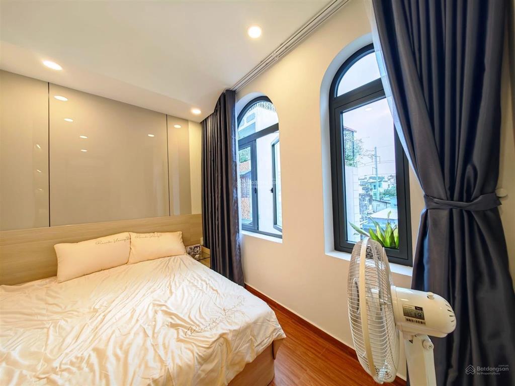 Bán gấp nhà đường nguyễn đình chiểu, quận 3. dt 65,25m2. sổ hồng riêng