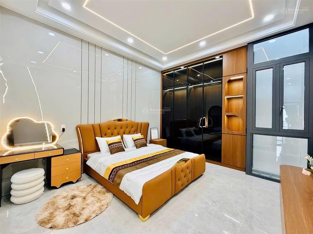 Tôi chính chủ cần tiền bán gấp nhà đặng văn ngữ, quận phú nhuận. sổ sẵn