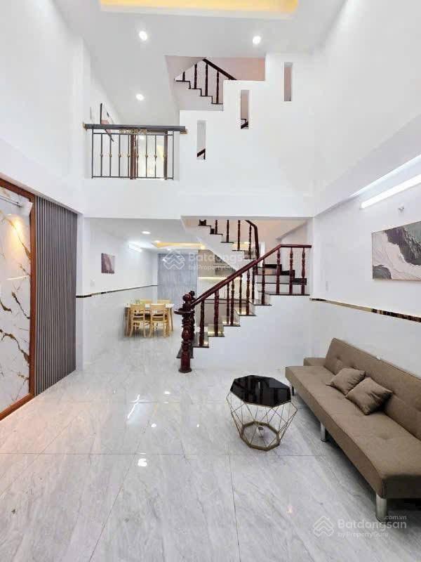 Định cư nước ngoài chính chủ cần bán nhà gần mt trên đường đinh bộ lĩnh,p12,bình thạnh.giá 3tỷ950.