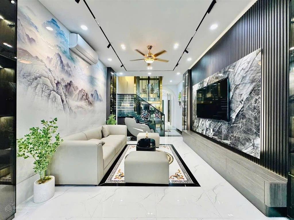 Bán nhà gần mặt tiền trên đường đỗ tấn phong, phú nhuận. 72m2. sổ sẵn