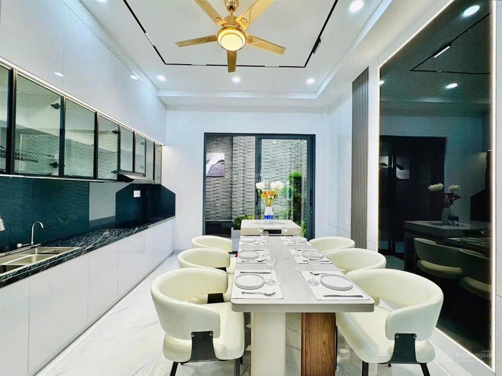 Bán nhà gần mặt tiền trên đường đỗ tấn phong, phú nhuận. 72m2. sổ sẵn