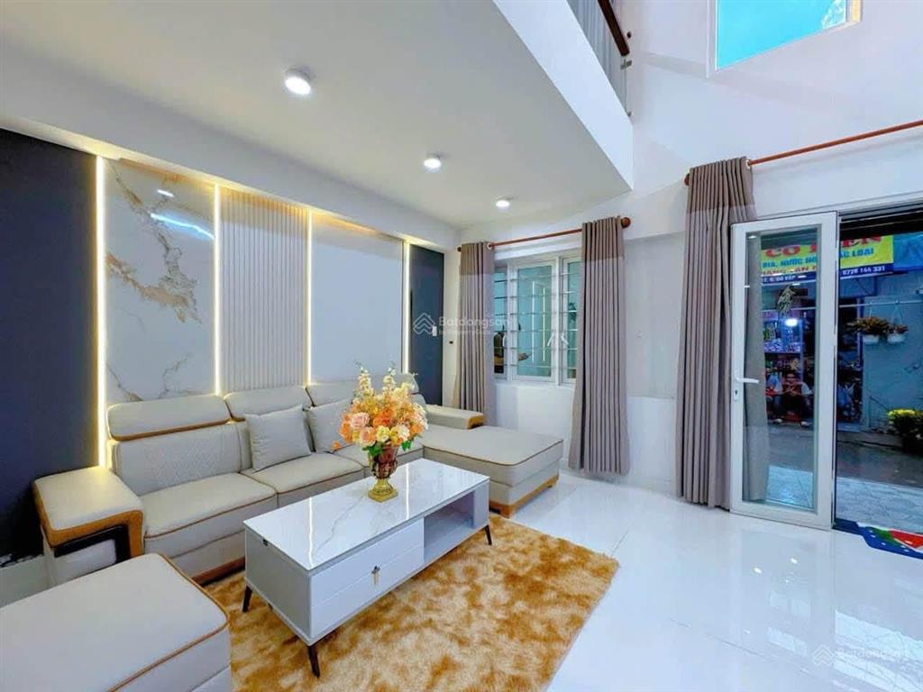 Nhanh tay sở hữu căn nhà nằm trên đường trần minh quyền,p10,quận 10.giá 5tỷ870/89m.sổ hồng riêng.