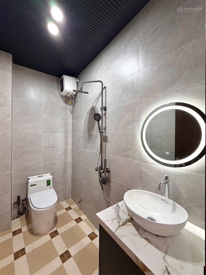 Cần tìm chủ mới bán nhanh nhà trên đường cách mạng tháng 8, p4, quận 3.giá 6tỷ520/80,6m2. sổ sẵn