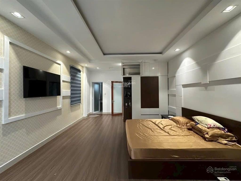 Cần tìm chủ mới bán nhanh nhà trên đường cách mạng tháng 8, p4, quận 3.giá 6tỷ520/80,6m2. sổ sẵn
