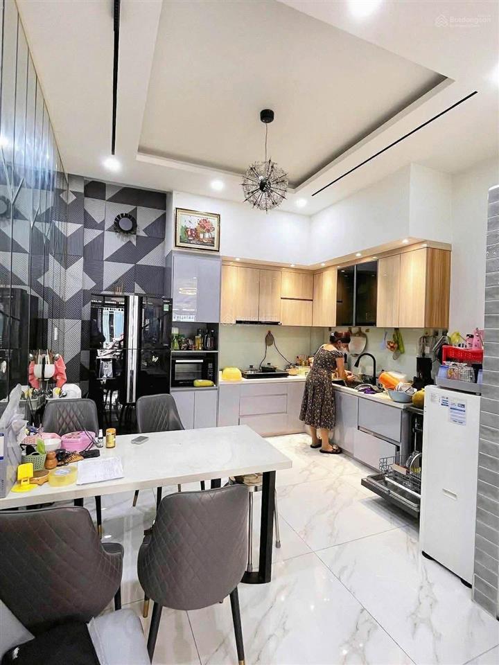 Chính chủ chịu lỗ bán nhà đường mai văn vĩnh, p. tân quy, quận 7. giá 5tỷ650/62,1m2. sổ hồng riêng
