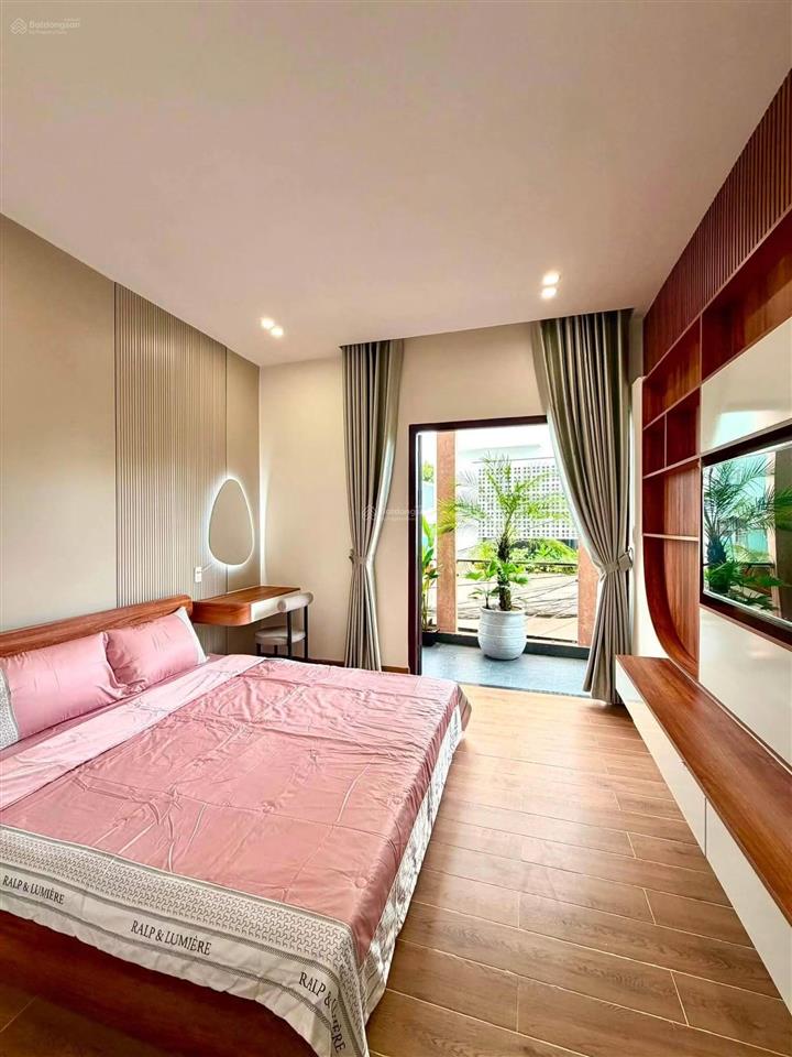 Kẹt vốn làm ăn cô chú chủ nhà cần tìm chủ mới bán nhà đường trần hưng đạo,quận 5.giá 4tỷ550.shr.