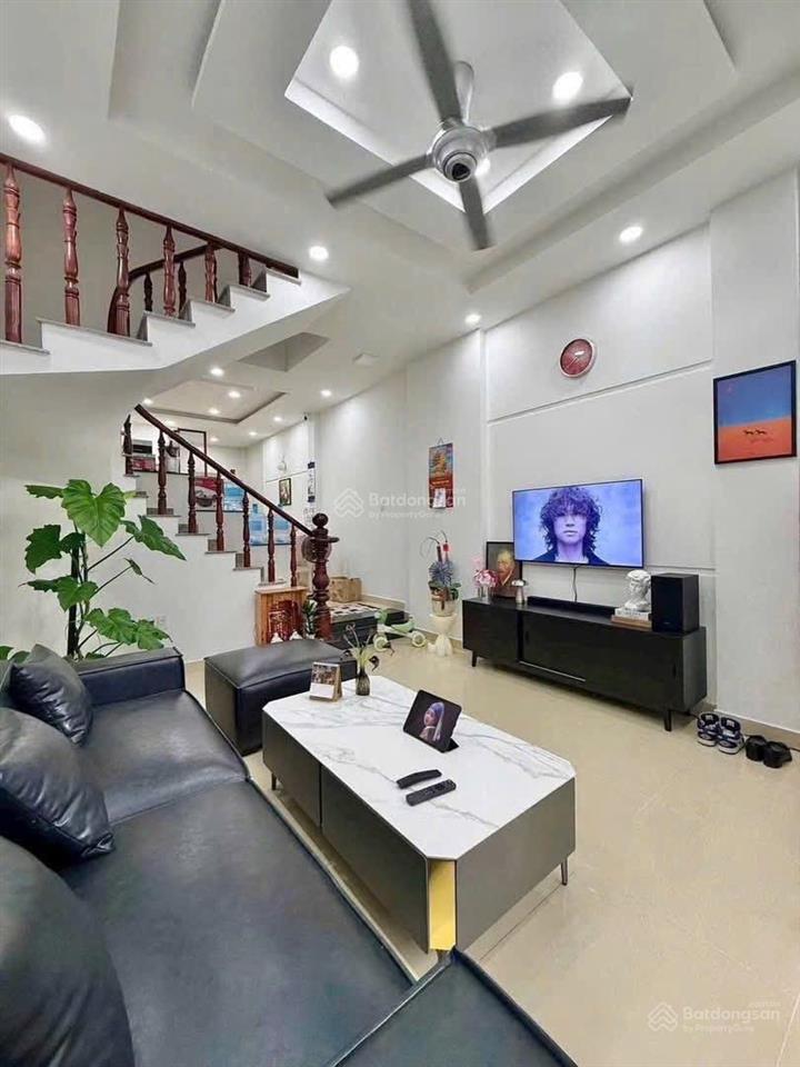 Chủ nhà định cư pháp cần bán gấp nhà đường lê đại hành, p15 quận 11. 56,25m2. sổ hồng riêng