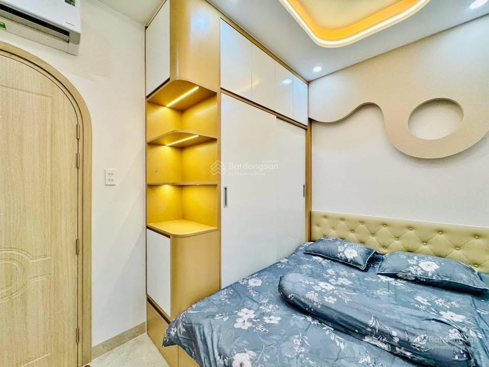 Tôi chủ nhà cần tiền kinh doanh bán nhà trên đường nhiêu tứ,p7,q.phú nhuận.giá 6tỷ670/62,35m2. shr