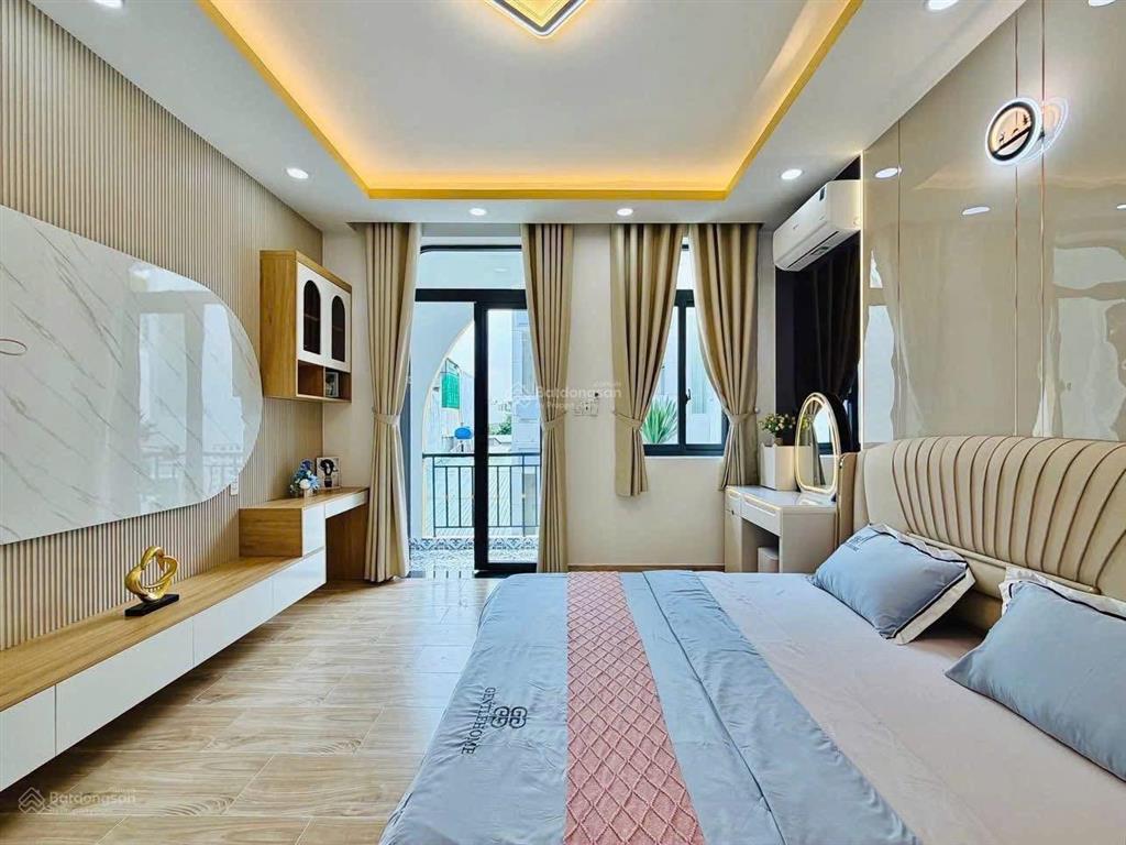Bán nhà hẻm ôtô sở hữu ngay căn nhà lê thánh tôn, p.bến thành,quận 1.giá 7tỷ550/70,5m.sổ hồng riêng