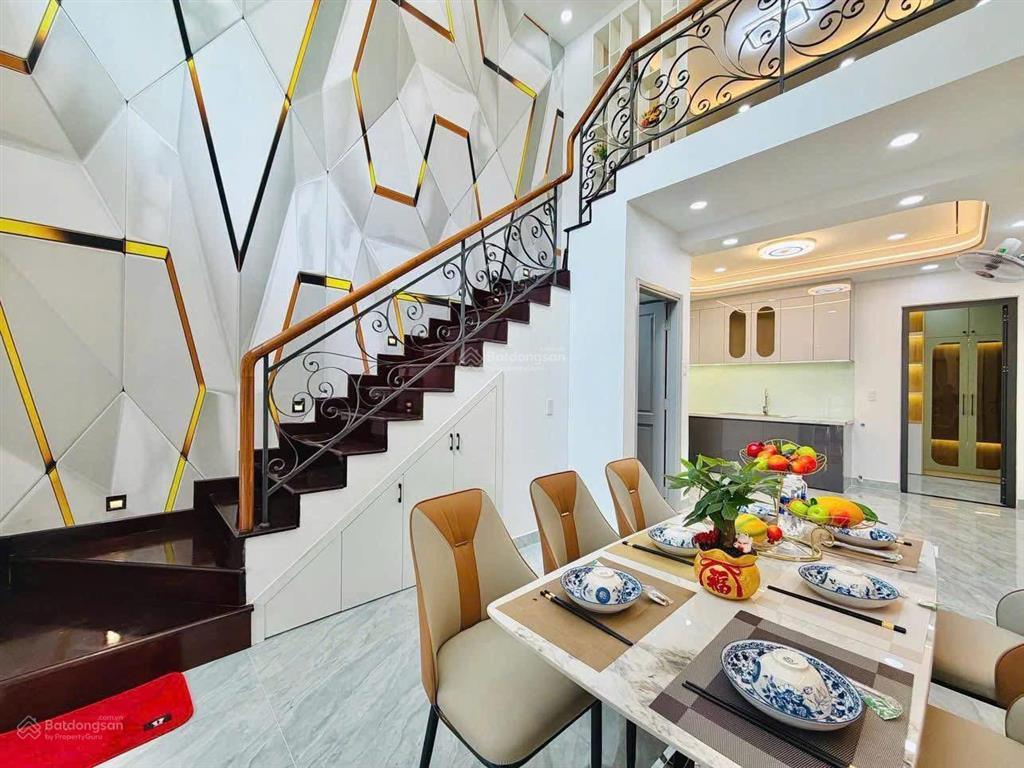 Bán nhà hẻm ôtô sở hữu ngay căn nhà lê thánh tôn, p.bến thành,quận 1.giá 7tỷ550/70,5m.sổ hồng riêng