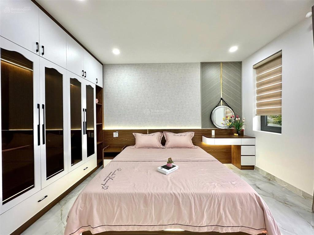 Nhà đẹp giá bèo nằm ngay cư xá đồng tiến, p14, quận 10. giá 5tỷ250/75m2. sổ hồng riêng