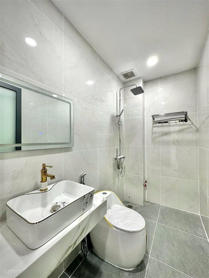 Nhà đẹp giá bèo nằm ngay cư xá đồng tiến, p14, quận 10. giá 5tỷ250/75m2. sổ hồng riêng