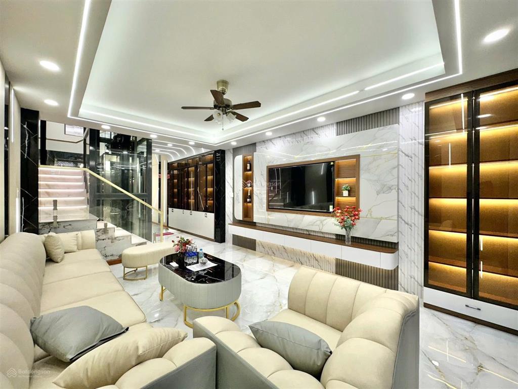 Nhà đẹp giá bèo nằm ngay cư xá đồng tiến, p14, quận 10. giá 5tỷ250/75m2. sổ hồng riêng