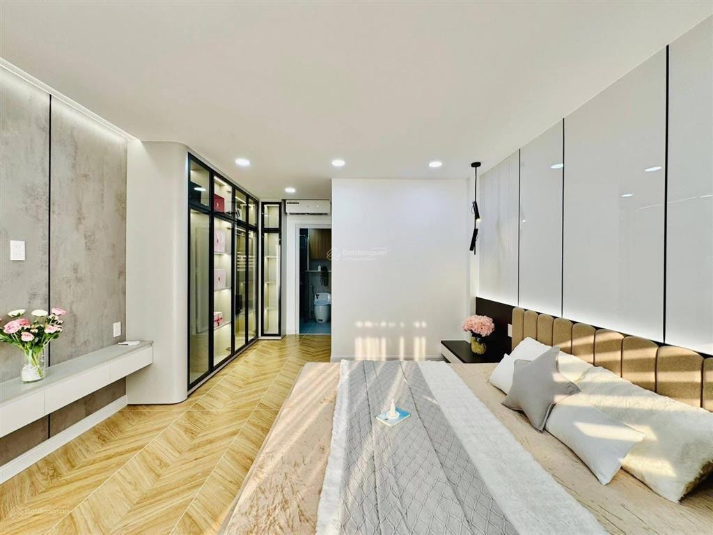 Chịu lỗ cô 5 bán nhà trên đường võ thị sáu, quận 3.giá 6tỷ950/64,4m2. sổ sẵn