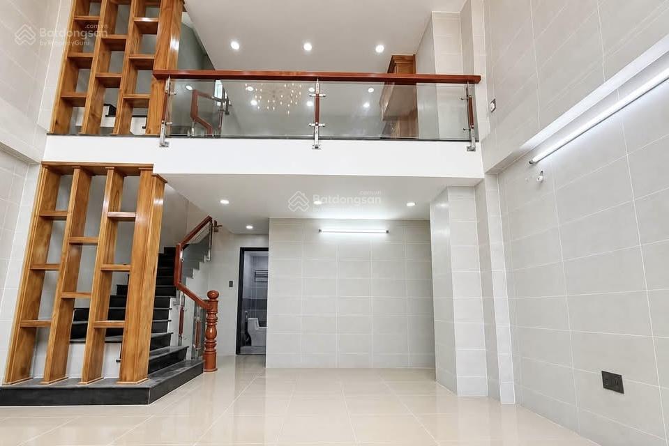 Cô 5 để lại giá ngộp cần bán nhà đừơng lâm văn bền,p.tân quy,quận 7.giá chốt 5tỷ680/67,5m2.sổ sẵn.