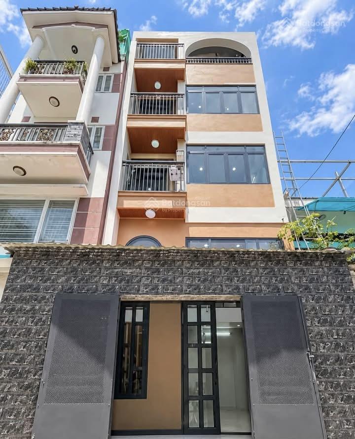 Cô 5 để lại giá ngộp cần bán nhà đừơng lâm văn bền,p.tân quy,quận 7.giá chốt 5tỷ680/67,5m2.sổ sẵn.