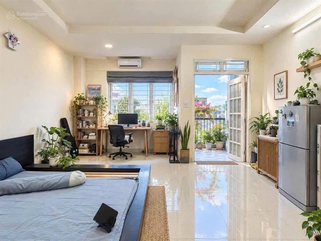 Cô nga cần vốn làm ăn bán nhà trên đường phạm ngọc thạch,p6, quận 3.giá 7tỷ580/70,5m2.sổ hồng riêng