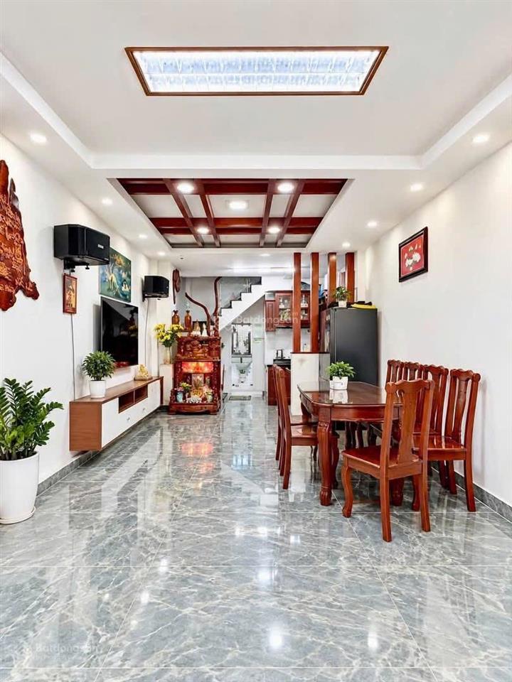 Nhà gần mặt tiền huỳnh văn bánh, phú nhuận 64m2. sổ hồng riêng