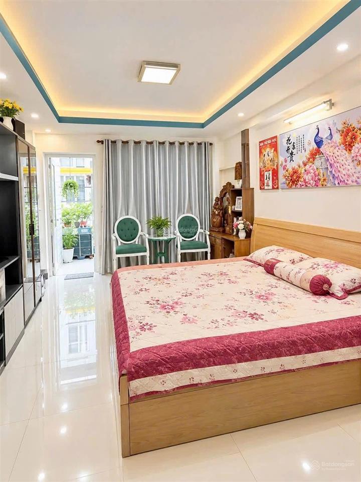 Nhà gần mặt tiền huỳnh văn bánh, phú nhuận 64m2. sổ hồng riêng