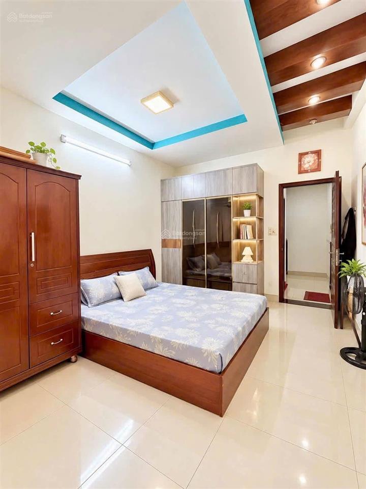 Nhà gần mặt tiền huỳnh văn bánh, phú nhuận 64m2. sổ hồng riêng