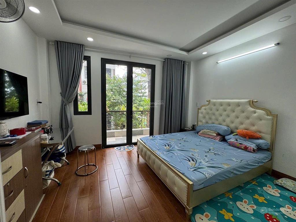 Cần bán nhanh căn nhà đ. cây điệp, q1, dt 76.8m2, giá 4,1 tỷ, gần đh xhnv, hđ thuê 32tr/th