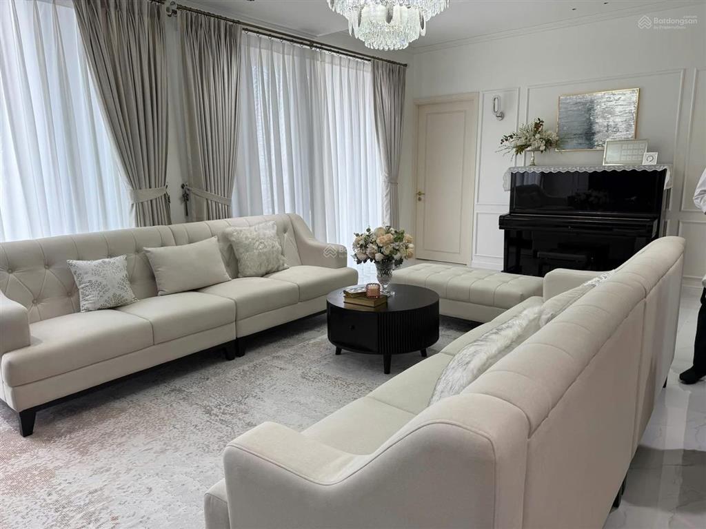 Bán căn hộ chung cư cao cấp, the rivana mặt tiền ql13, dt 97m2, giá 3,2 tỷ, 3 phòng ngủ