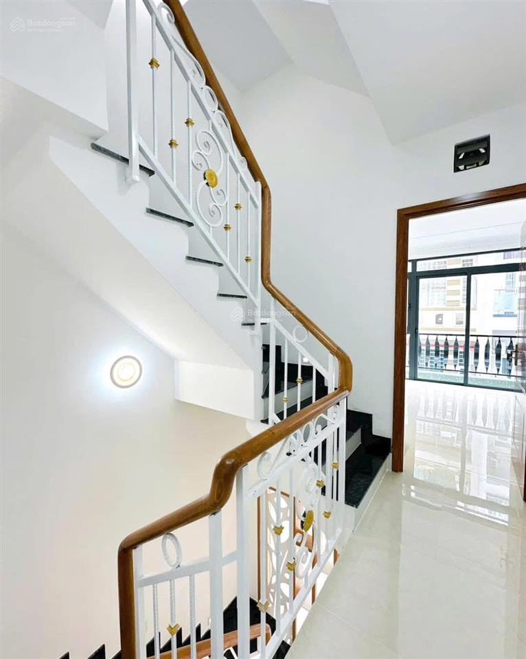 Bán nhà riêng đ. nguyễn trãi, quận 5, giá 4,3 tỷ, dt 67.5m2, đang còn hđ thuê 30 triệu/tháng