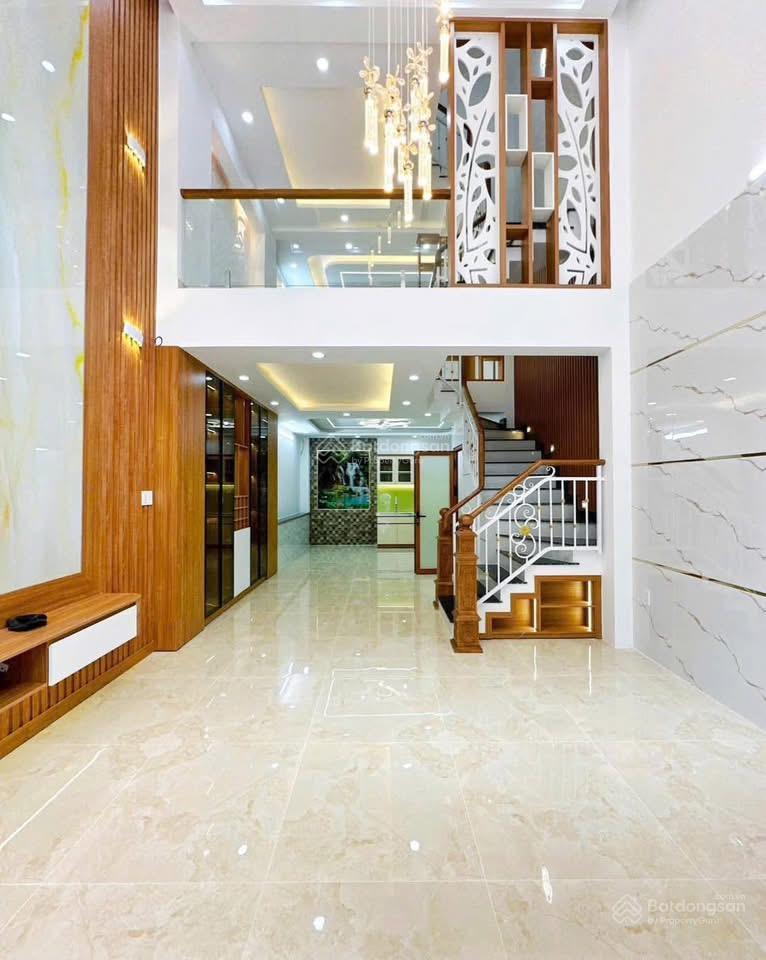 Bán nhà riêng đ. nguyễn trãi, quận 5, giá 4,3 tỷ, dt 67.5m2, đang còn hđ thuê 30 triệu/tháng