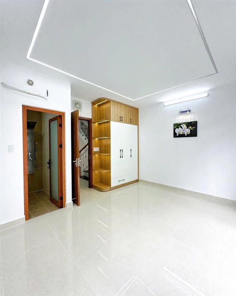 Bán nhà riêng đ. nguyễn trãi, quận 5, giá 4,3 tỷ, dt 67.5m2, đang còn hđ thuê 30 triệu/tháng