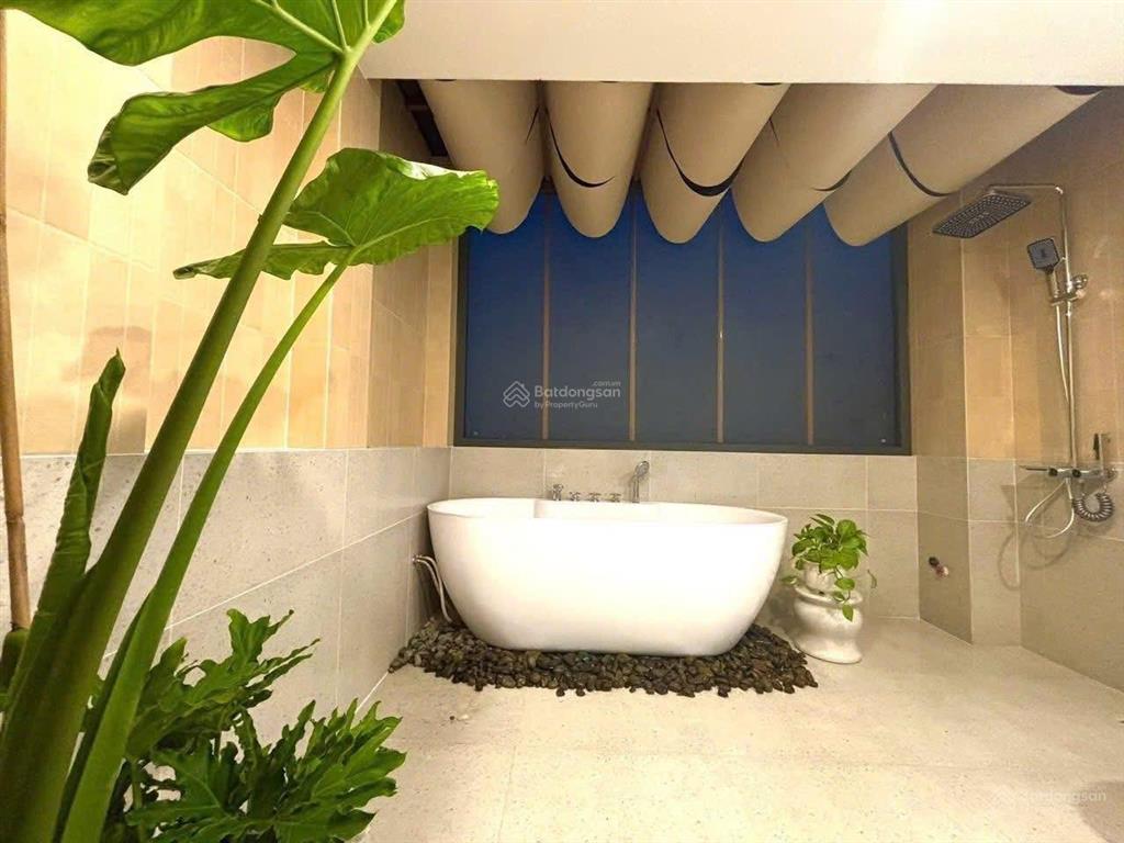 Bán nhà riêng 64m2, tại phan xích long, giá siêu hời chỉ 3 tỷ 650 triệu gần, giao lộ hoa cúc