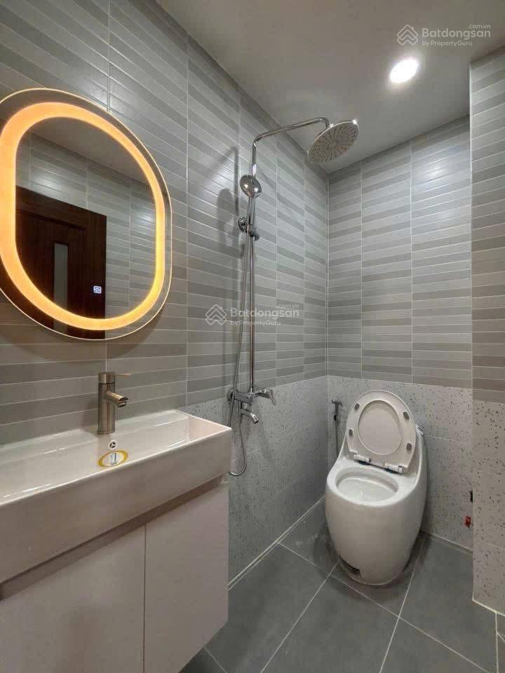 Bán nhà riêng 64m2, tại phan xích long, giá siêu hời chỉ 3 tỷ 650 triệu gần, giao lộ hoa cúc