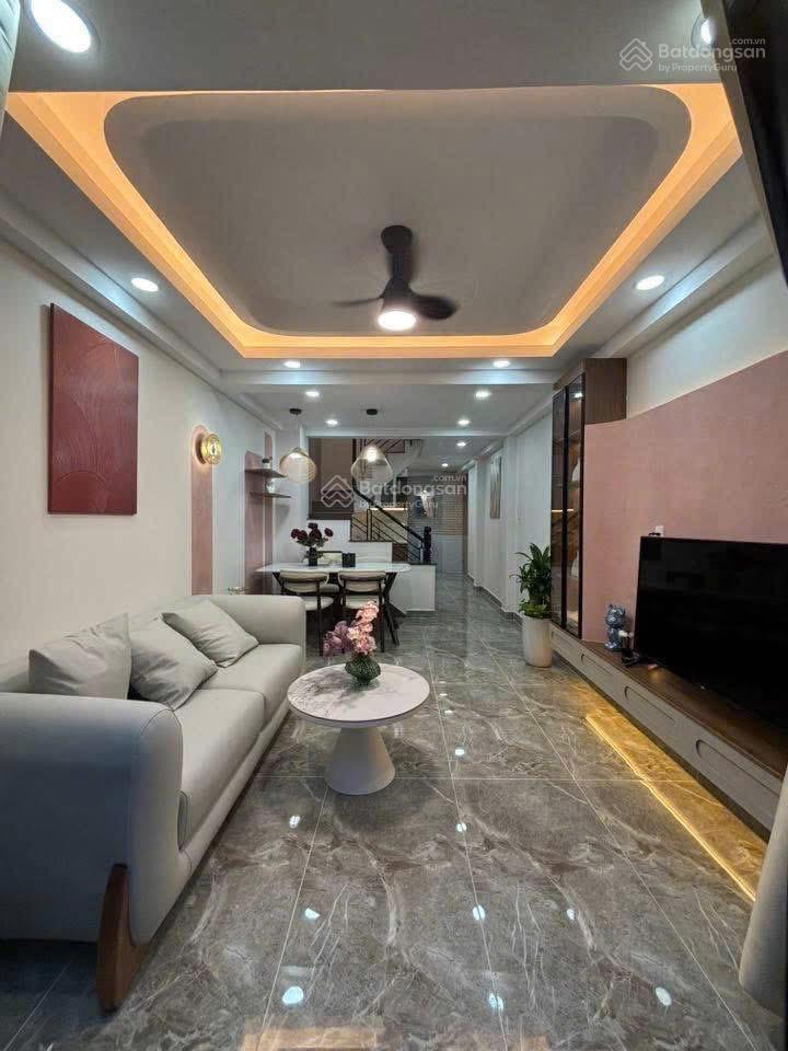 Bán nhà riêng 64m2, tại phan xích long, giá siêu hời chỉ 3 tỷ 650 triệu gần, giao lộ hoa cúc