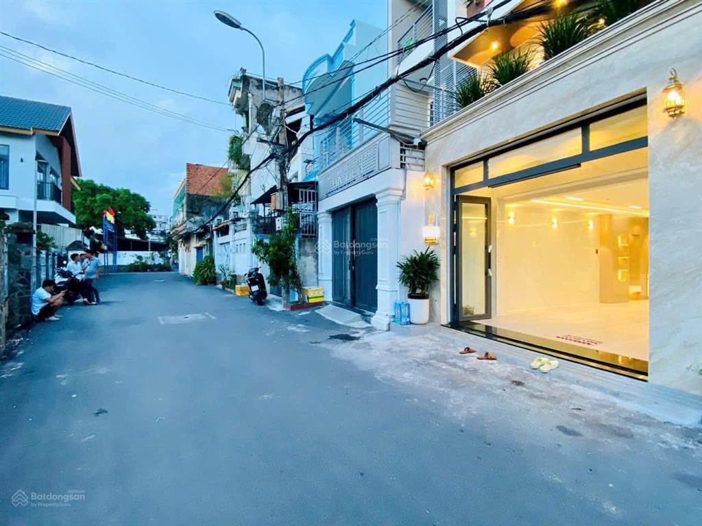 Siêu phẩm nhà an dương vương, q5, giá 4,2 tỷ,có thang máy, kế bên đh sài gòn hđ thuê 26 triệu/tháng