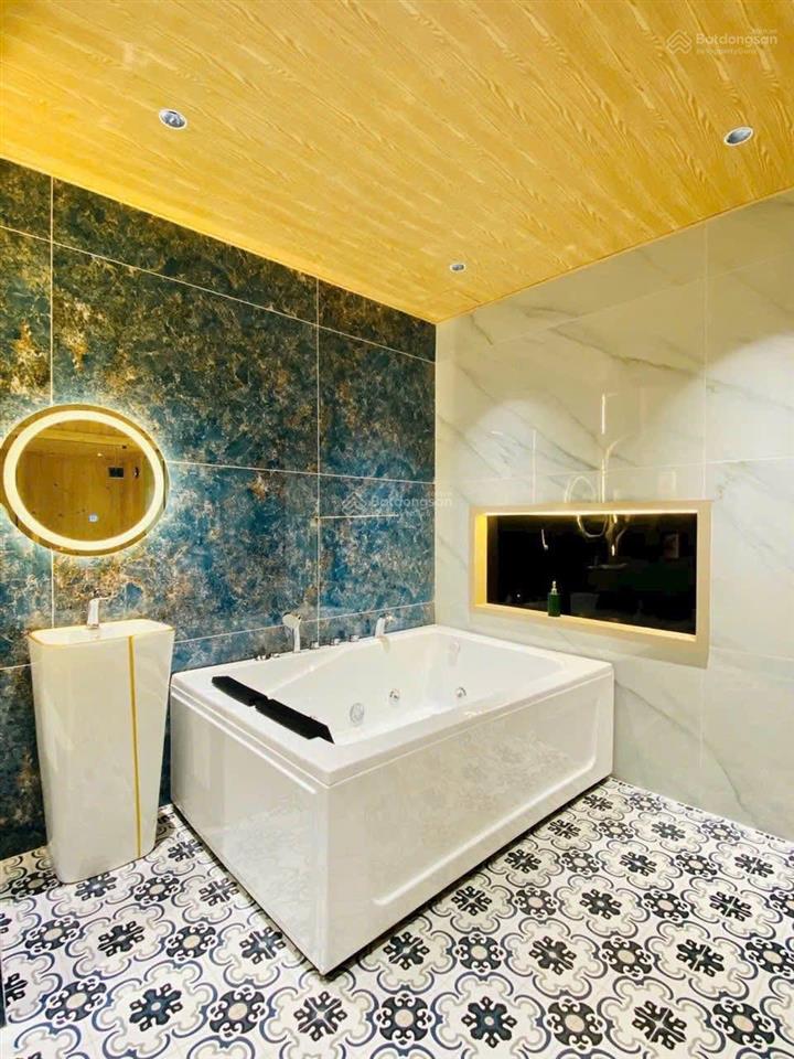 Siêu phẩm nhà an dương vương, q5, giá 4,2 tỷ,có thang máy, kế bên đh sài gòn hđ thuê 26 triệu/tháng