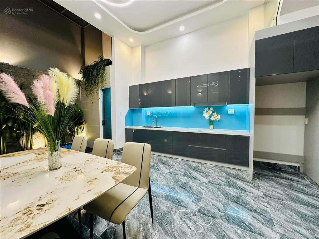 Bán nhà phố nhà phố trung tâm nam kỳ khởi nghĩa, q3, giá 4,5 tỷ, dt 62m2, hđ thuê 30 tr/tháng