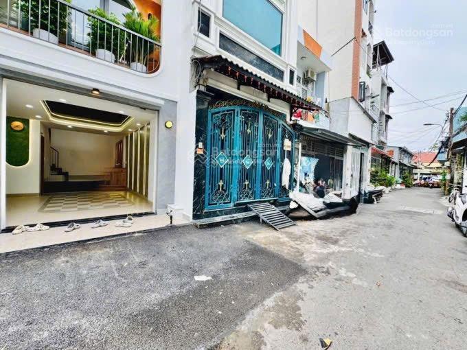 Chú hai cần bán nhà đ.lý văn phức, q1 , 55m2, giá 4,6 tỷ, còn hđ thuê 25tr
