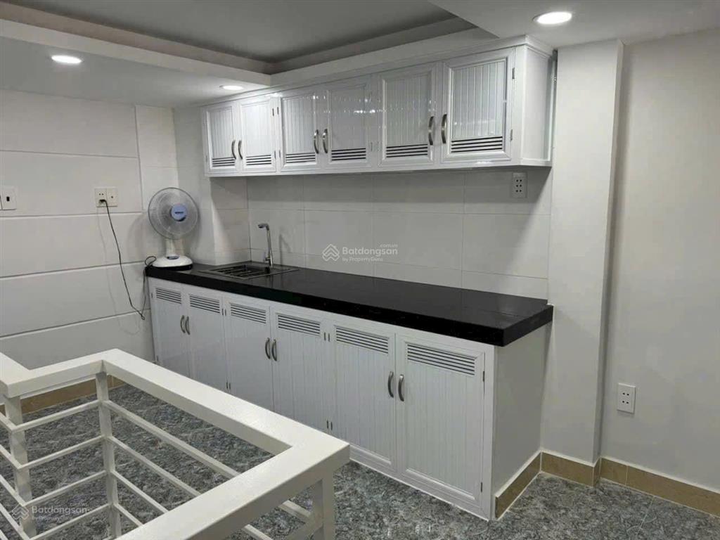 Mặt tiền nguyễn phi khanh, q1, dt hơn 60m2, giá 4,85 tỷ, có hđ thuê sẵn 29tr/tháng