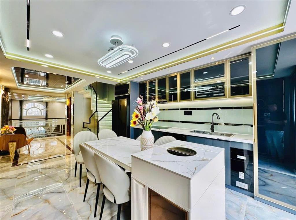 Bán nhà đường nguyễn trãi, quận 5, dt 62m2, đang cho thuê hơn 25 triệu/tháng