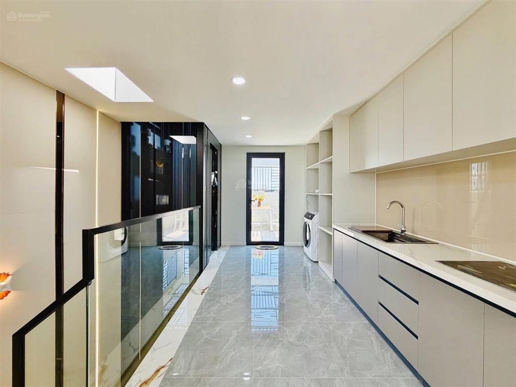 Bán tại trần phú, q5, giá cực chất với 67m2, giá 5,67 tỷ, gần ngã 6 cộng hòa, đang cho thuê 31tr